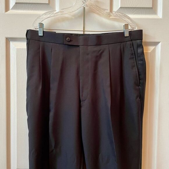 BLACK ONE BUTTON TUXEDO BY MIDTOWN MAN DIZE 46L EUC - Picture 8 of 12